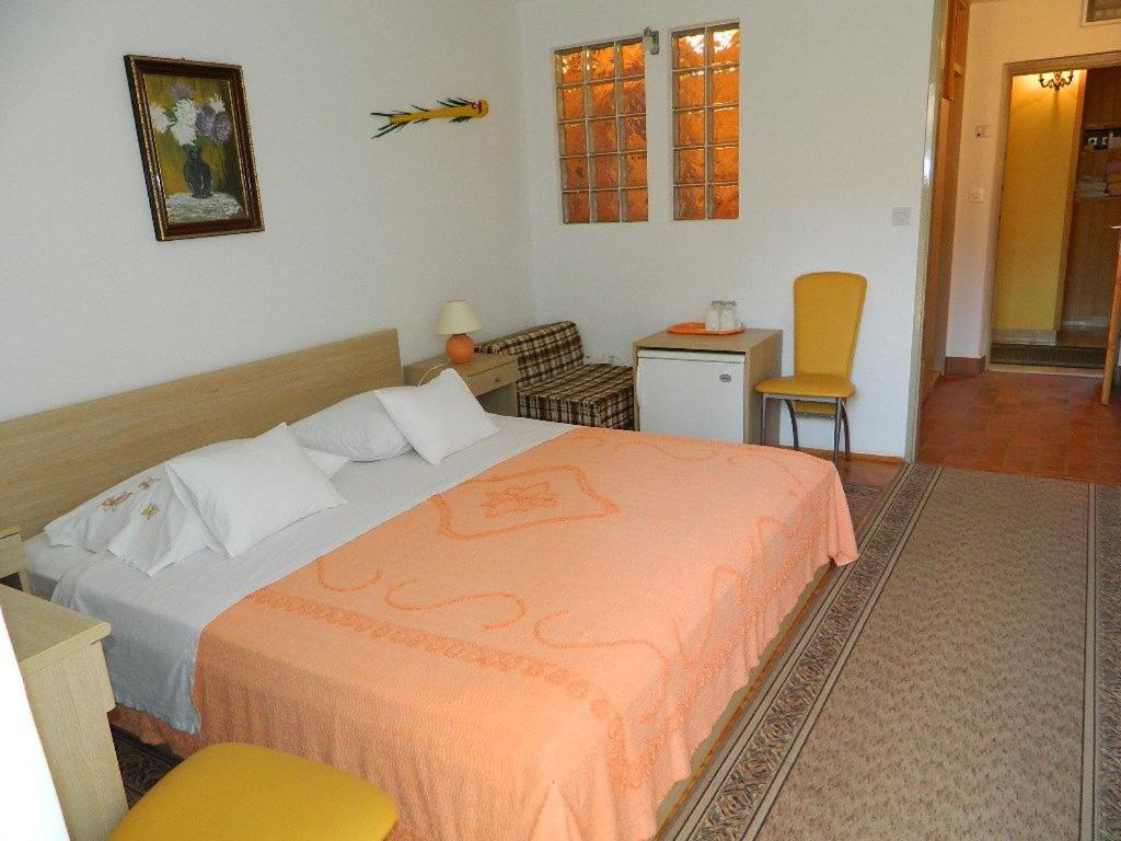 Apartments And Rooms Darinka Vrboska Ngoại thất bức ảnh