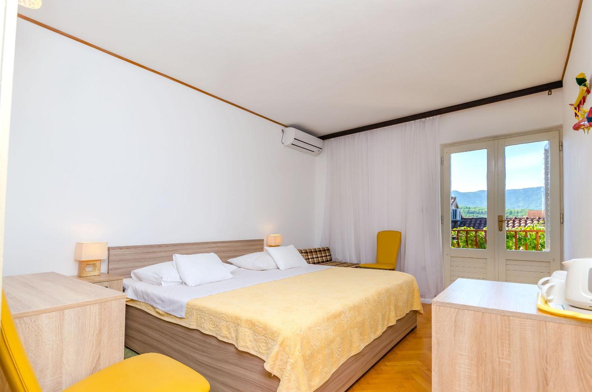 Apartments And Rooms Darinka Vrboska Ngoại thất bức ảnh