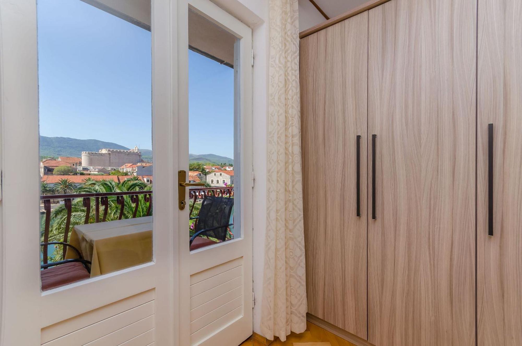 Apartments And Rooms Darinka Vrboska Ngoại thất bức ảnh