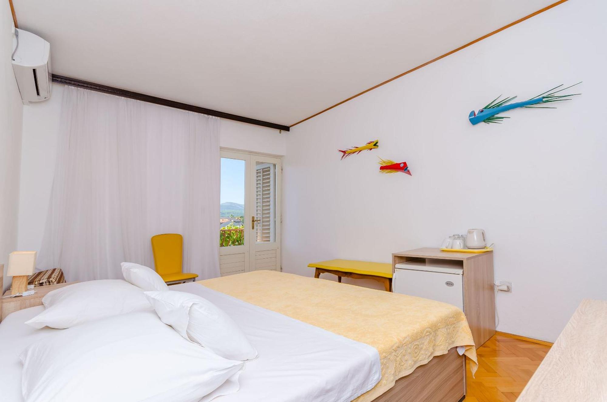 Apartments And Rooms Darinka Vrboska Ngoại thất bức ảnh